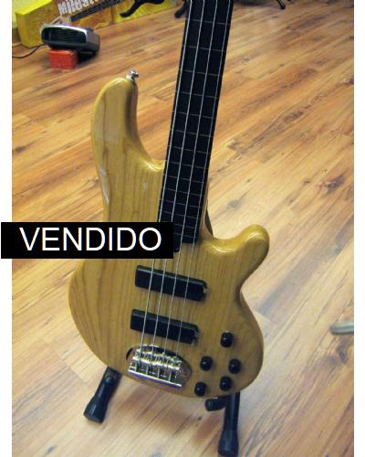 Lakland Skyline 44-01 Fretless